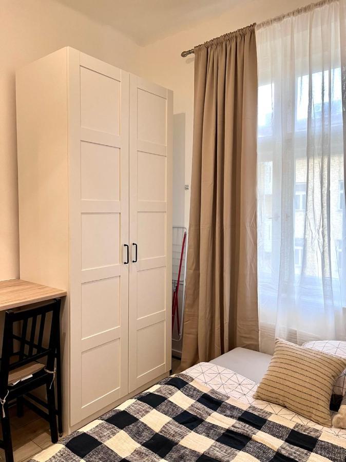 Quiet Apartment Close To Center Praga Exterior foto