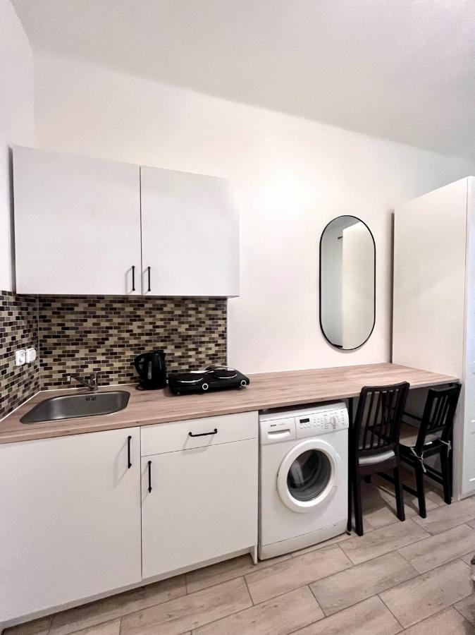 Quiet Apartment Close To Center Praga Exterior foto
